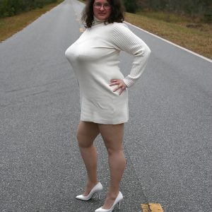 Je me méfie des gars qui roulent les yeux Élora - rencontre-Milf-Roubaix