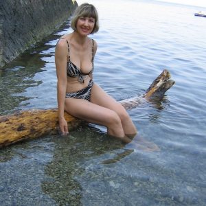 Toujours une petite envie après ma douche… Emma - rencontre-Cougar-Antibes