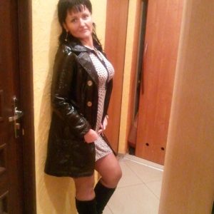 Ken sur един jambe en déplacement pro Flora - rencontre-Naturiste-Clermont-Ferrand