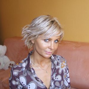 L’automne et une bonne bouteille, ça te dit ? Léna - rencontre-Cougar-Strasbourg